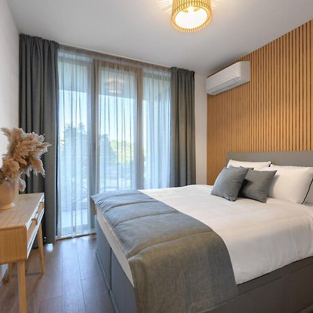 Boho Sea View One-Bedroom Pool & Spa Apartment Святые Константин и Елена Экстерьер фото