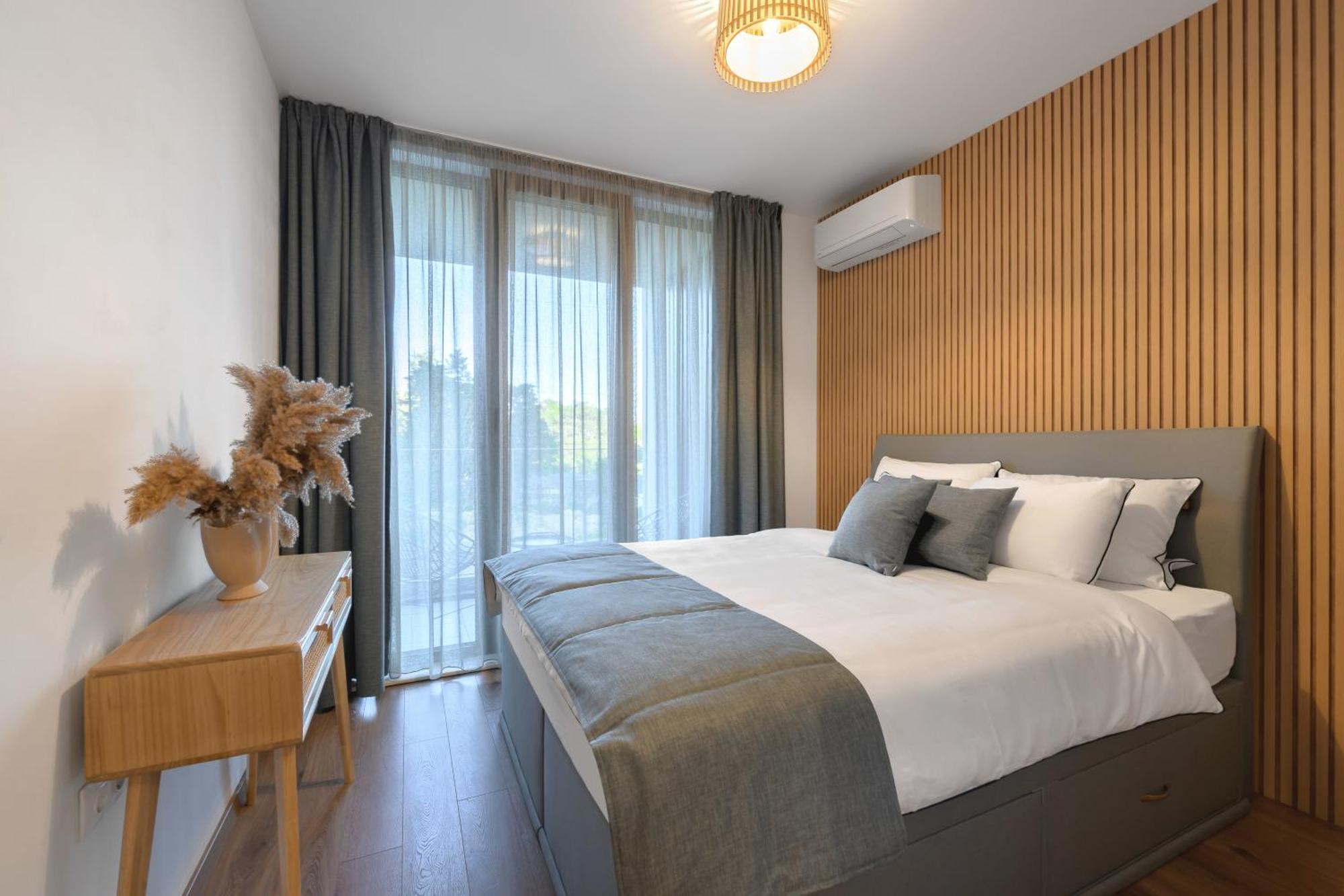 Boho Sea View One-Bedroom Pool & Spa Apartment Святые Константин и Елена Экстерьер фото