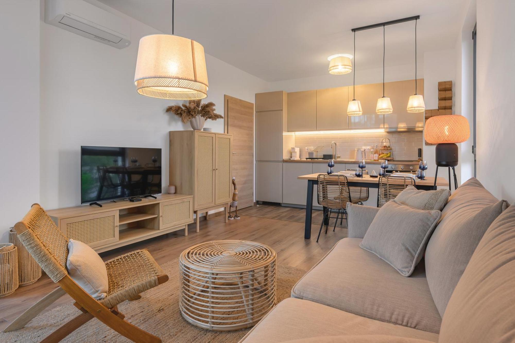 Boho Sea View One-Bedroom Pool & Spa Apartment Святые Константин и Елена Экстерьер фото